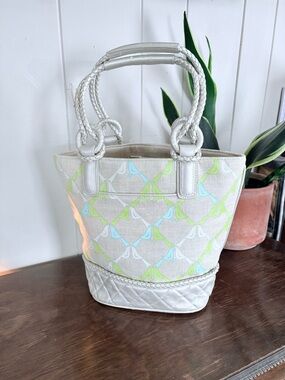 Vera Bradley Summer Bucket